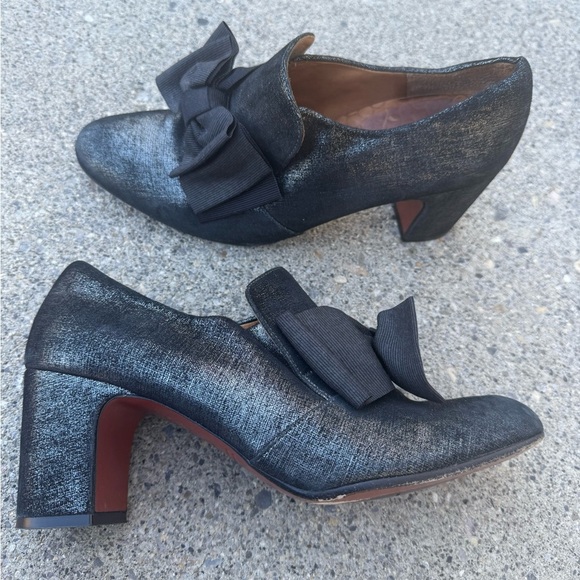 Chie Mihara size 9.5 excellent near new Shimmering Black gold undertones w/ Bows - Picture 15 of 16